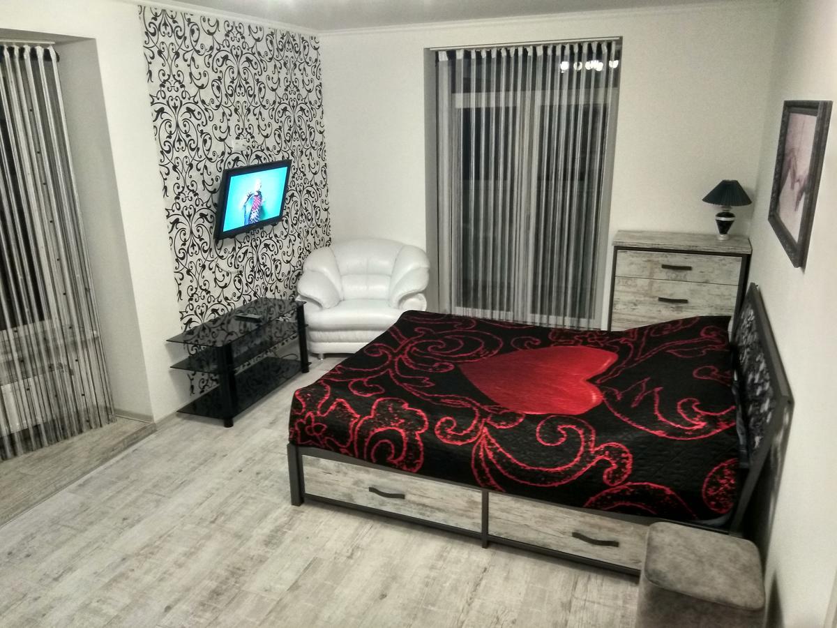 Home In Center With Jacuzzi Ivano-Frankivsk Exteriér fotografie